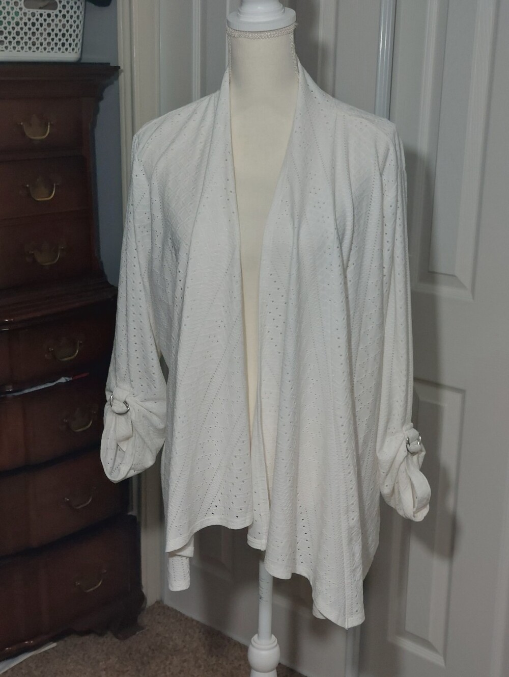 Belldini White Eyelet Open  Kimono 3/4 Adjustable Sleeve 2x 46/48 Bust